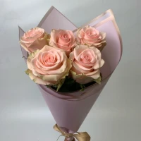 Bouquet of 5 pink roses